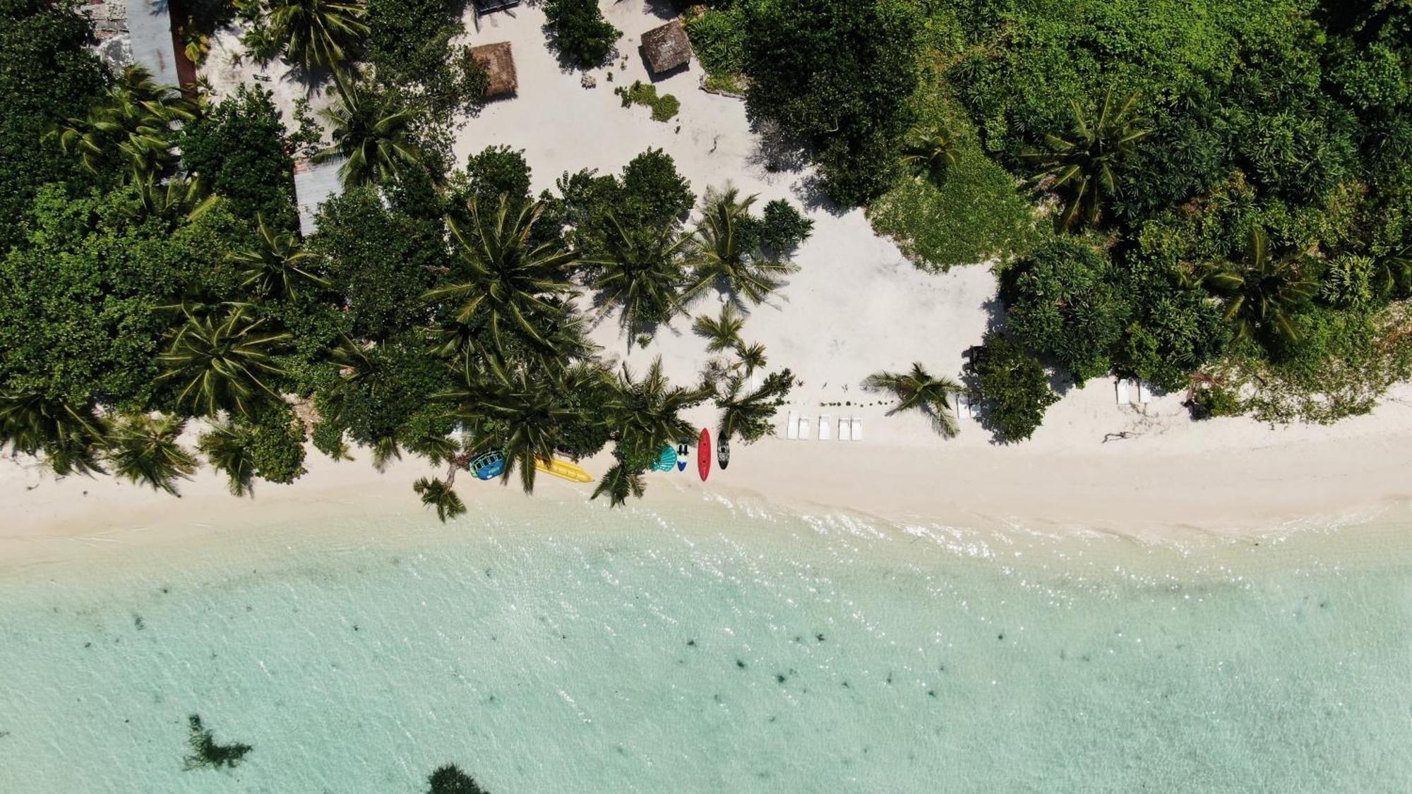 Dhiffushi Inn 4*